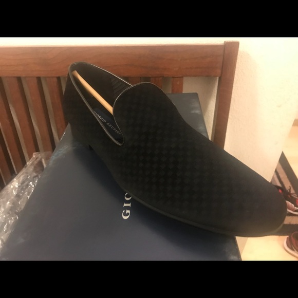 Shoes - Picture 2 of 2